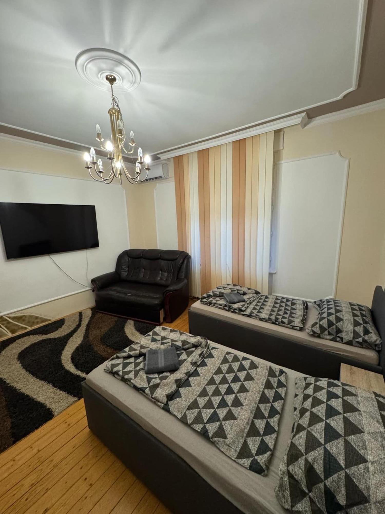 Hotel Kuriozum Vendeghaz à Szeged Extérieur photo