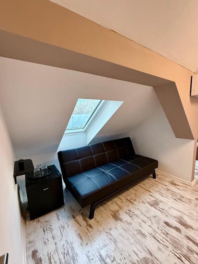 Hotel Kuriozum Vendeghaz à Szeged Extérieur photo