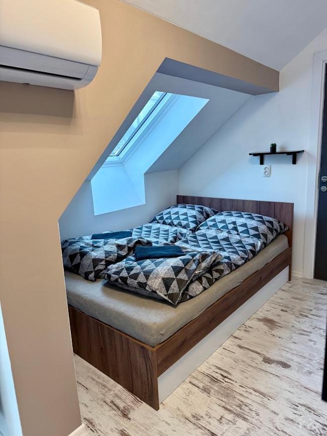 Hotel Kuriozum Vendeghaz à Szeged Extérieur photo