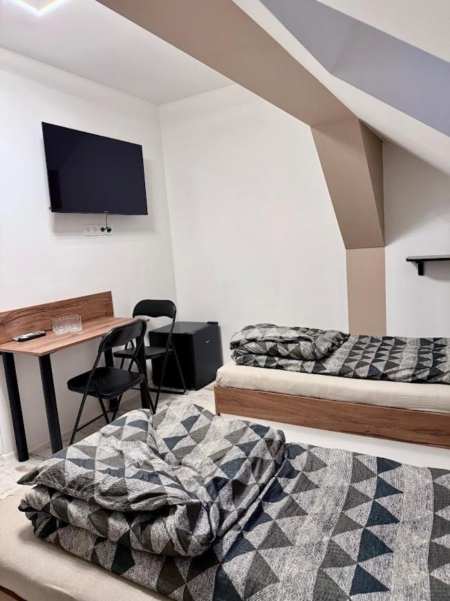 Hotel Kuriozum Vendeghaz à Szeged Extérieur photo