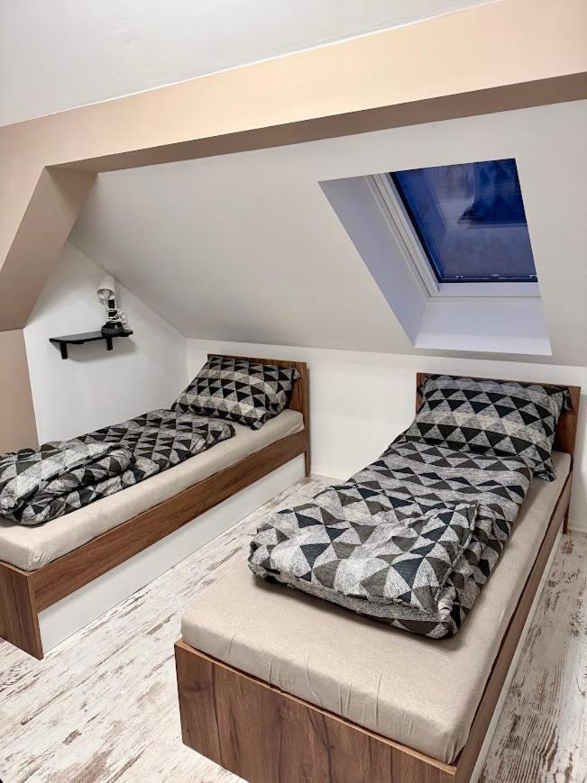 Hotel Kuriozum Vendeghaz à Szeged Extérieur photo